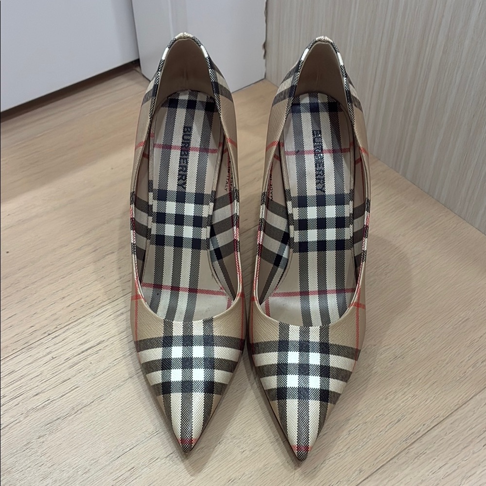 Burberry Cream and Black Heels with Classic Check Pattern size 8